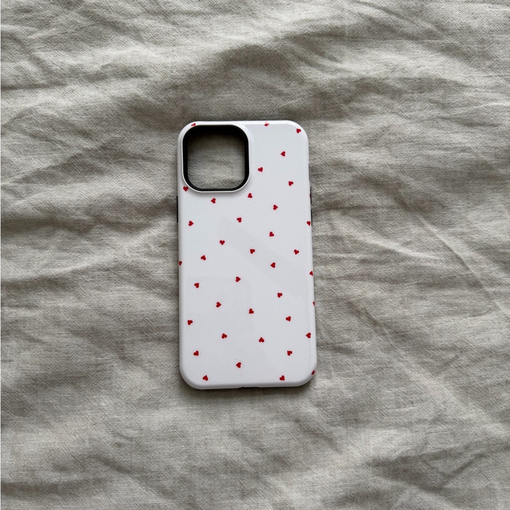 Chic White Phone Case with Red Heart Accents